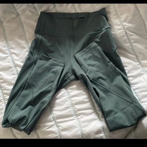 Lululemon in movement leggings size 8